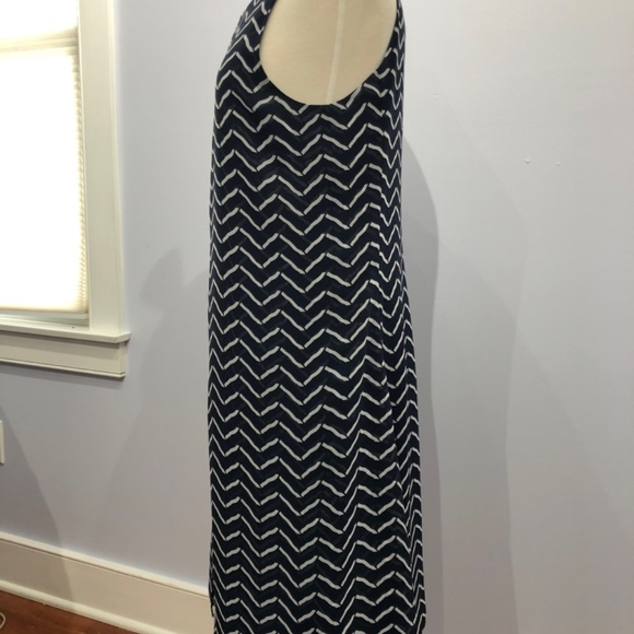 Armani Collezioni Navy & White Chevron swing/flowy party dress Size 10.Like new! - Picture 2 of 3